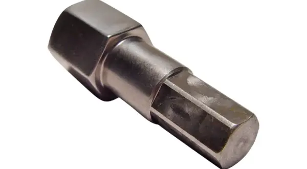 Metalowy bit imbusowy, idealny jako klucz do akumulatora.